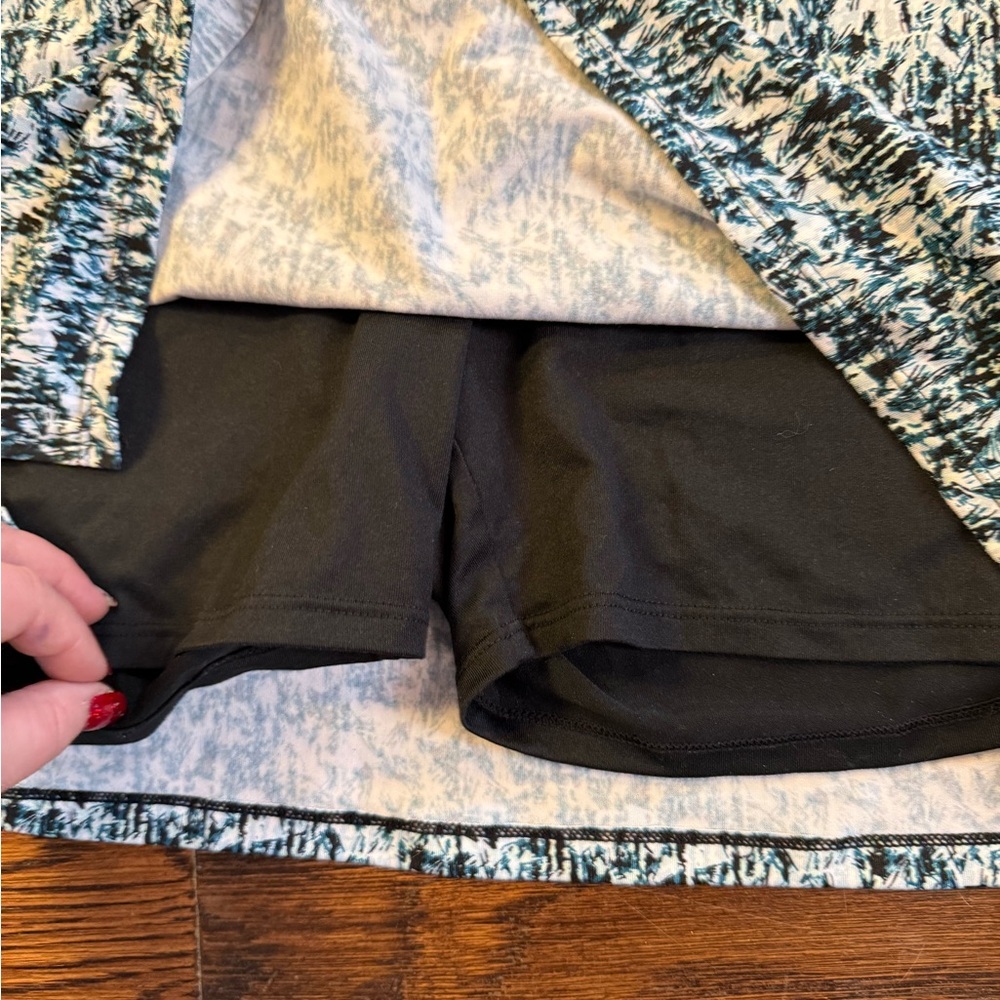 Stylish Women’s Tranquillity  Medium black biker shorts & White & peach Skirt - Picture 3 of 6